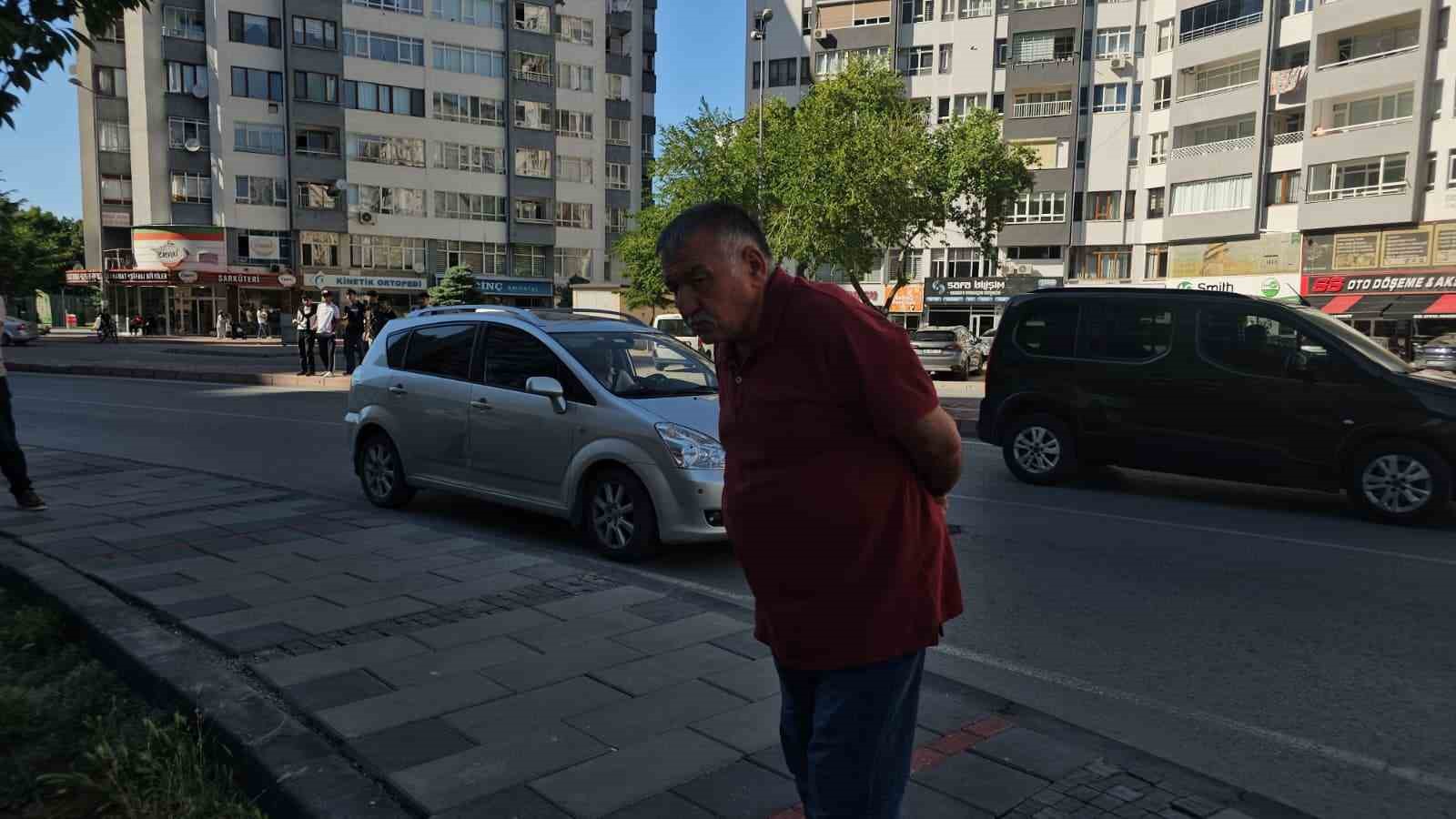 "Arabada yılan" ihbarı ortalığı karıştırdı 7 arabada yilan ihbari ortaligi karistirdi 3 TzSp7Dnv