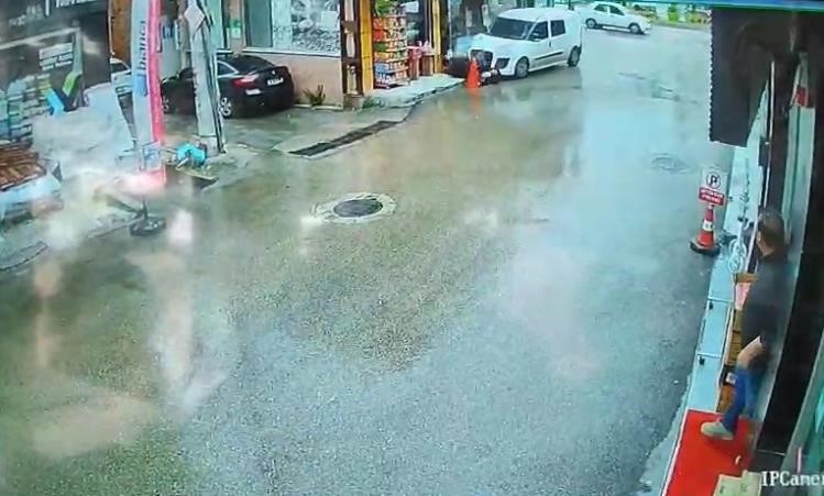 arabanin altinda iki kisi vardi diyerek o anlari anlatti bursada can pazari kamerada 2