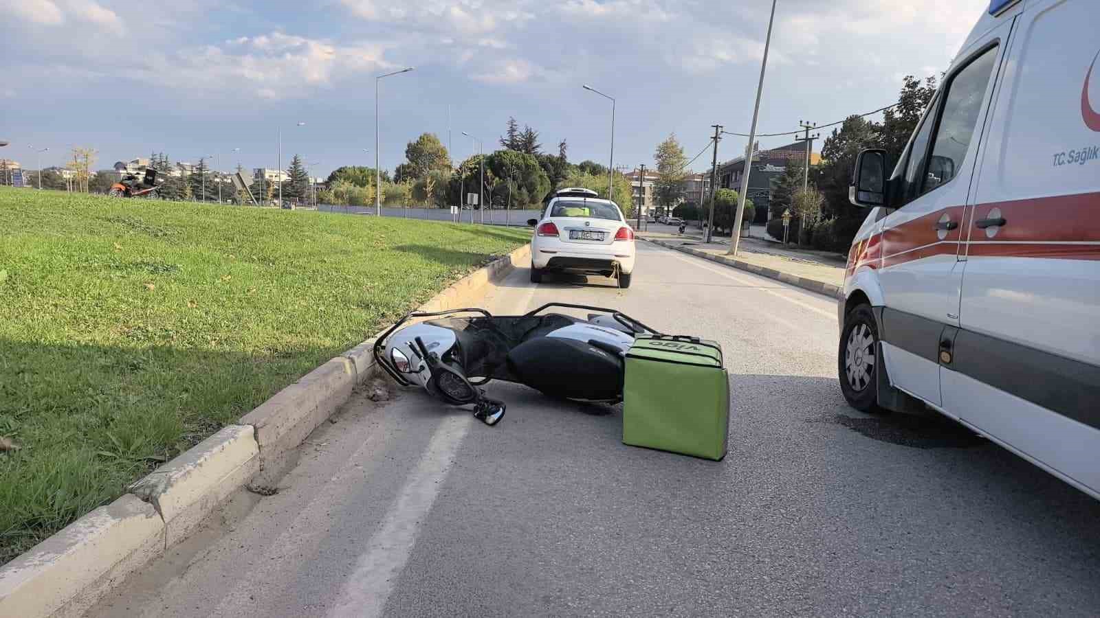 arabaya baglanip iple cekilen motosiklet kaldirima savruldu 1 yarali 1 AHbWRQEF