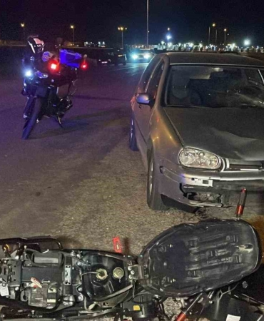 arabayla-carpisan-motosikletin-soforu-yaralandi-DF35d4fZ.jpg