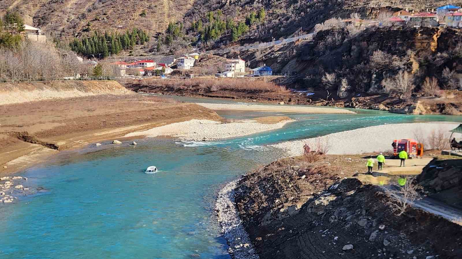 arac baraj golune uctu 1 yarali 3 6OJITlH6