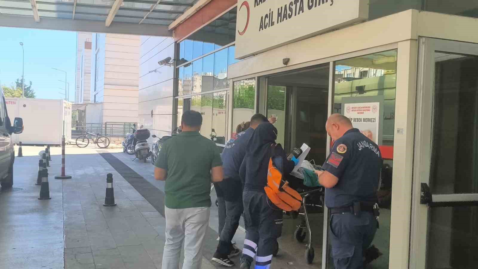 Araç içerisinde mahsur kalıp, baygın bulunan çocuk yoğun bakıma alındı 5 arac icerisinde mahsur kalip baygin bulunan cocuk yogun bakima alindi 1 W9b6zkWC