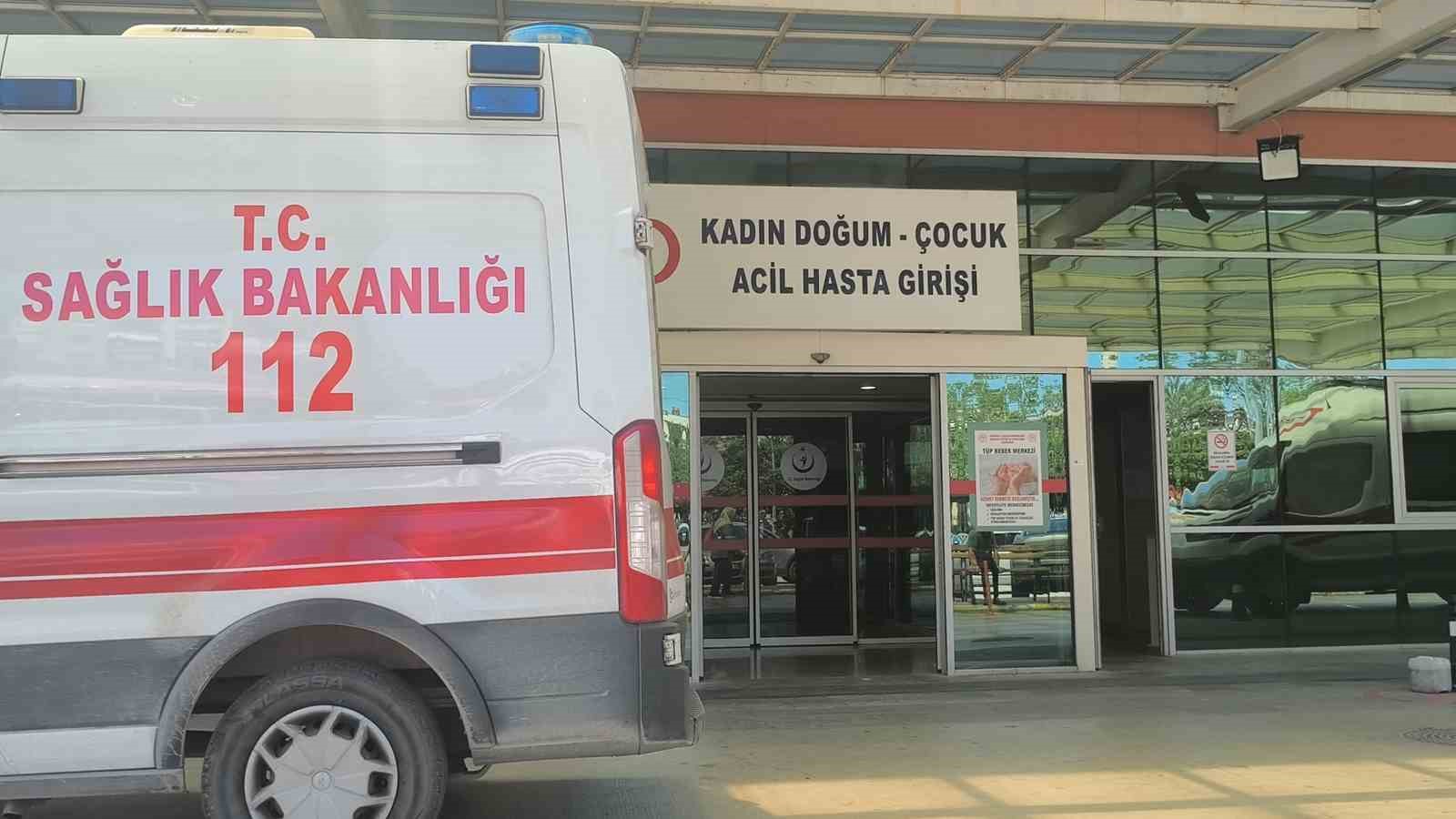 Araç içerisinde mahsur kalıp, baygın bulunan çocuk yoğun bakıma alındı 8 arac icerisinde mahsur kalip baygin bulunan cocuk yogun bakima alindi 4 zIWr3Njc