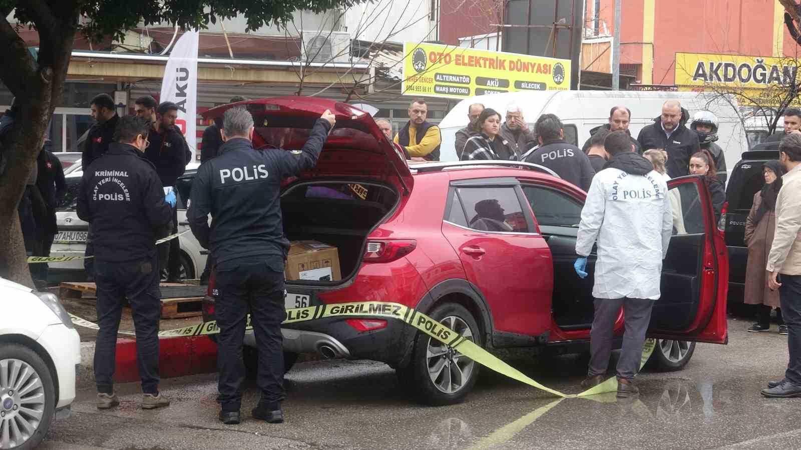 arac icerisinde olu bulundu esinin gozyaslari yurek dagladi 5 zFP4qNQY