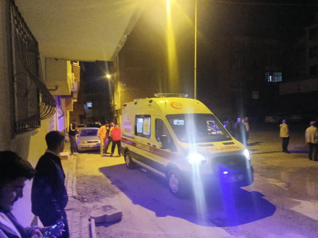 arac icerisinde yanici madde alev aldi 3 yarali 0