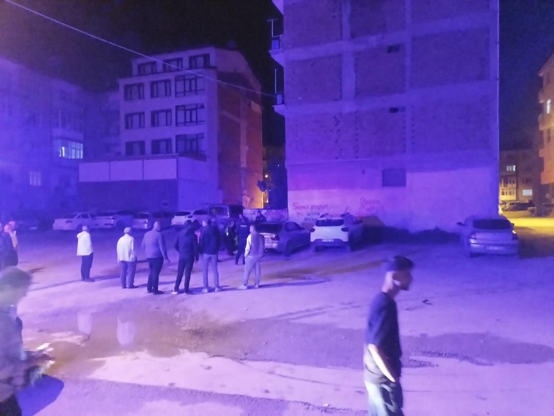 arac icerisinde yanici madde alev aldi 3 yarali 1 a7tMV2Hs