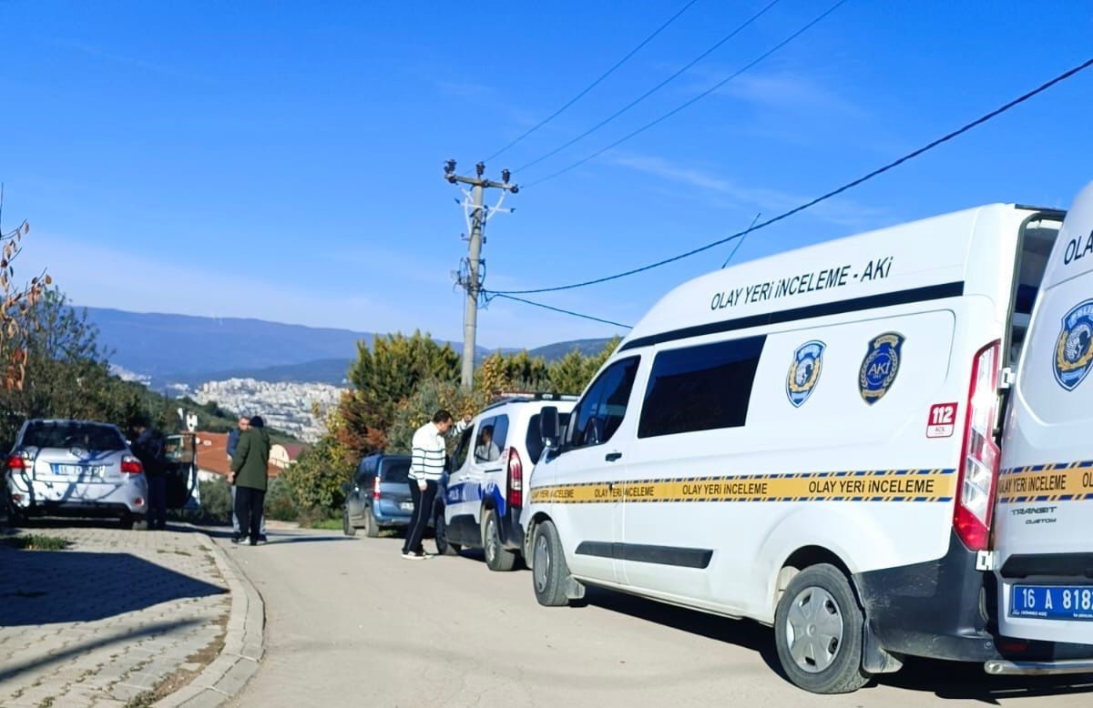 arac icinde fenalasan surucu hayatini kaybetti 0 MCLCI3Mw
