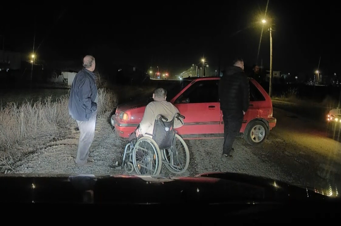 arac sarampolde engelli surucu de aracta mahsur kaldi 3 tXguawqB