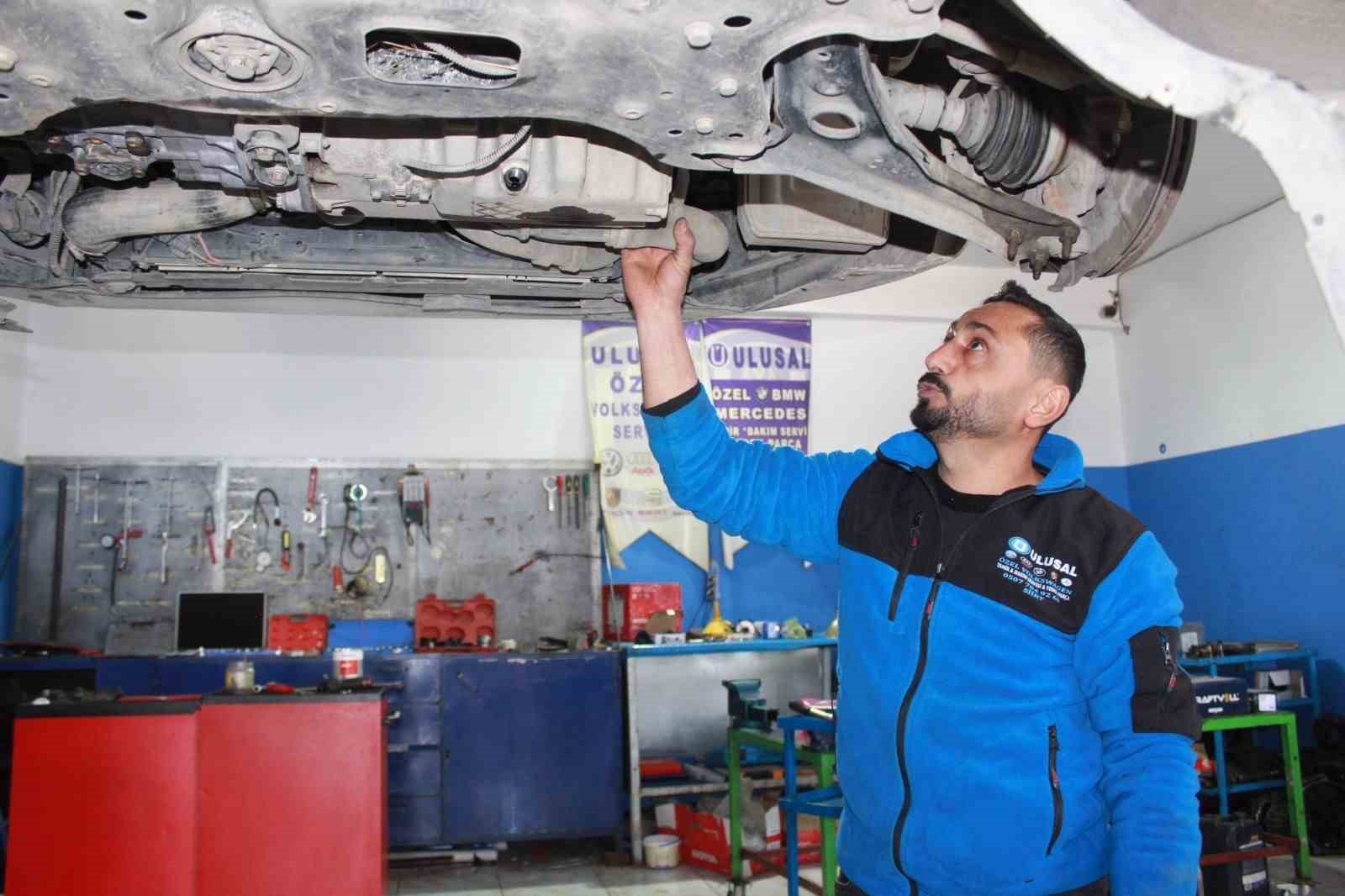 arac yanginlarinda yakit ve yag kacagi detayi 3 dF5nEvZ2