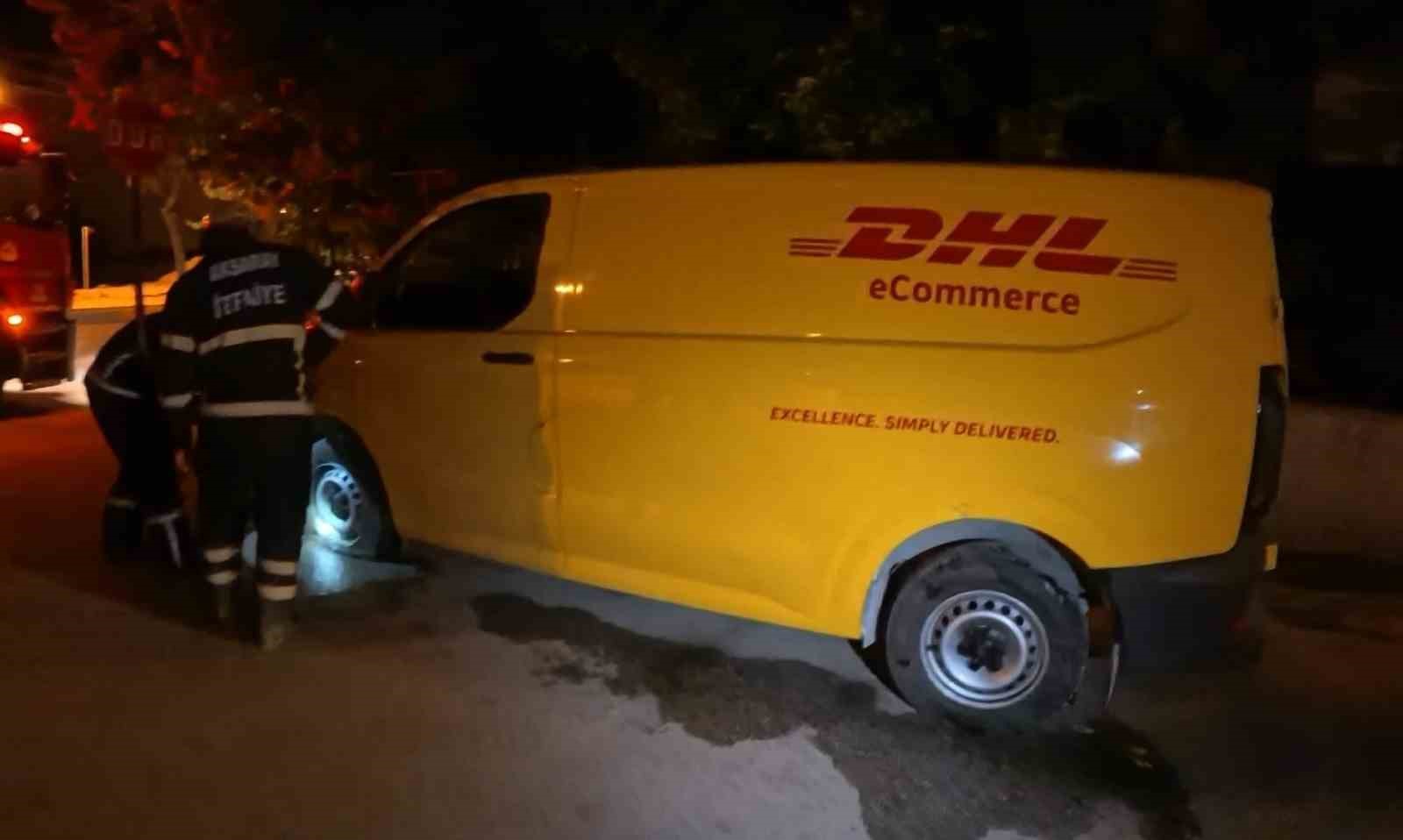 Aracı yakmak istedi, olay yerini gözlemlerken böyle yakalandı 5 araci yakmak istedi olay yerini gozlemlerken boyle yakalandi 1 S2WjEslu