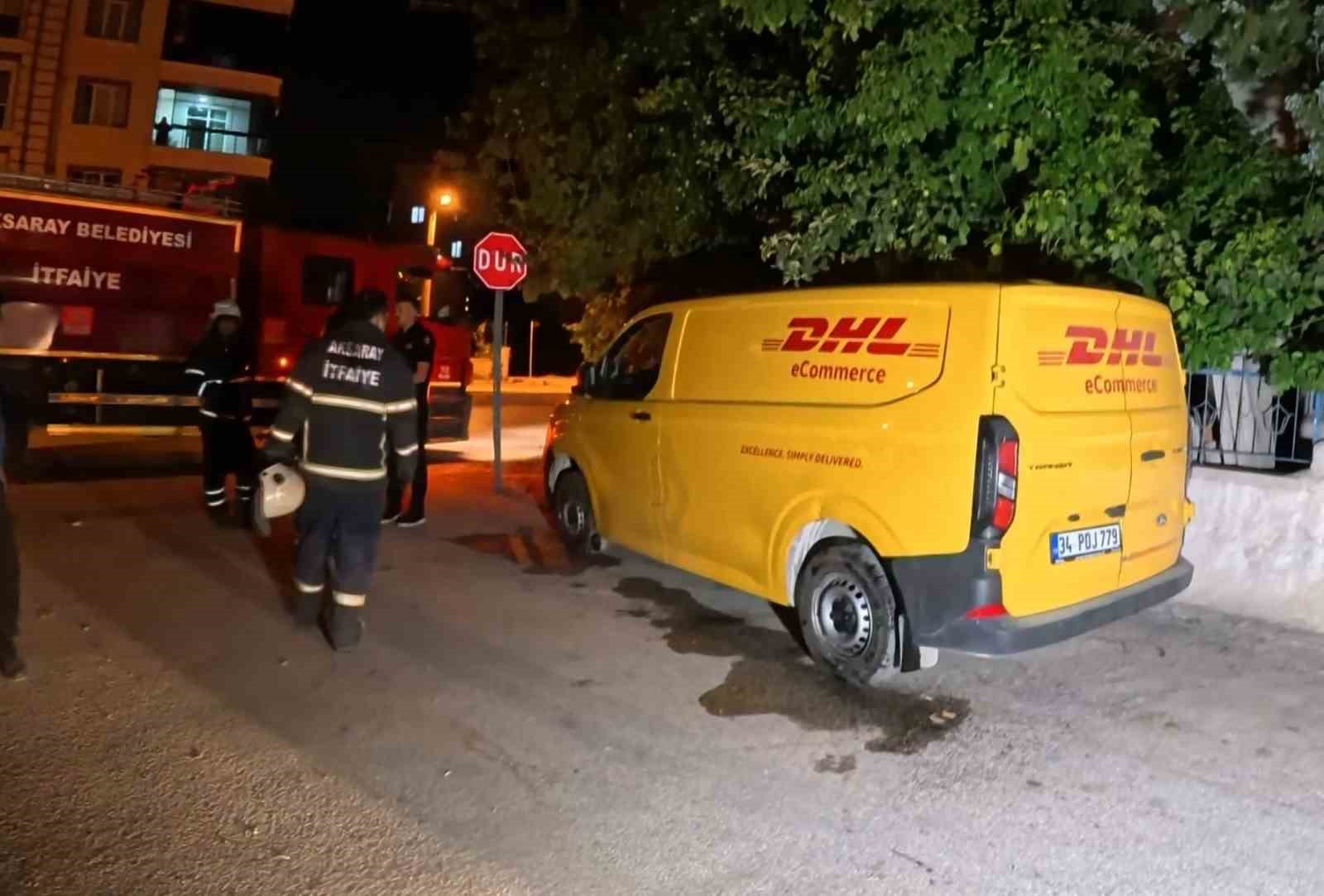 Aracı yakmak istedi, olay yerini gözlemlerken böyle yakalandı 6 araci yakmak istedi olay yerini gozlemlerken boyle yakalandi 2