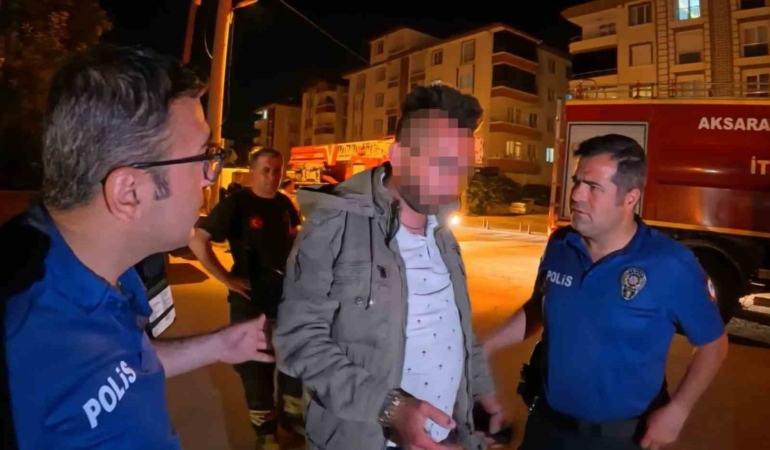 araci-yakmak-istedi-olay-yerini-gozlemlerken-boyle-yakalandi-ZcZIWbO4.jpg