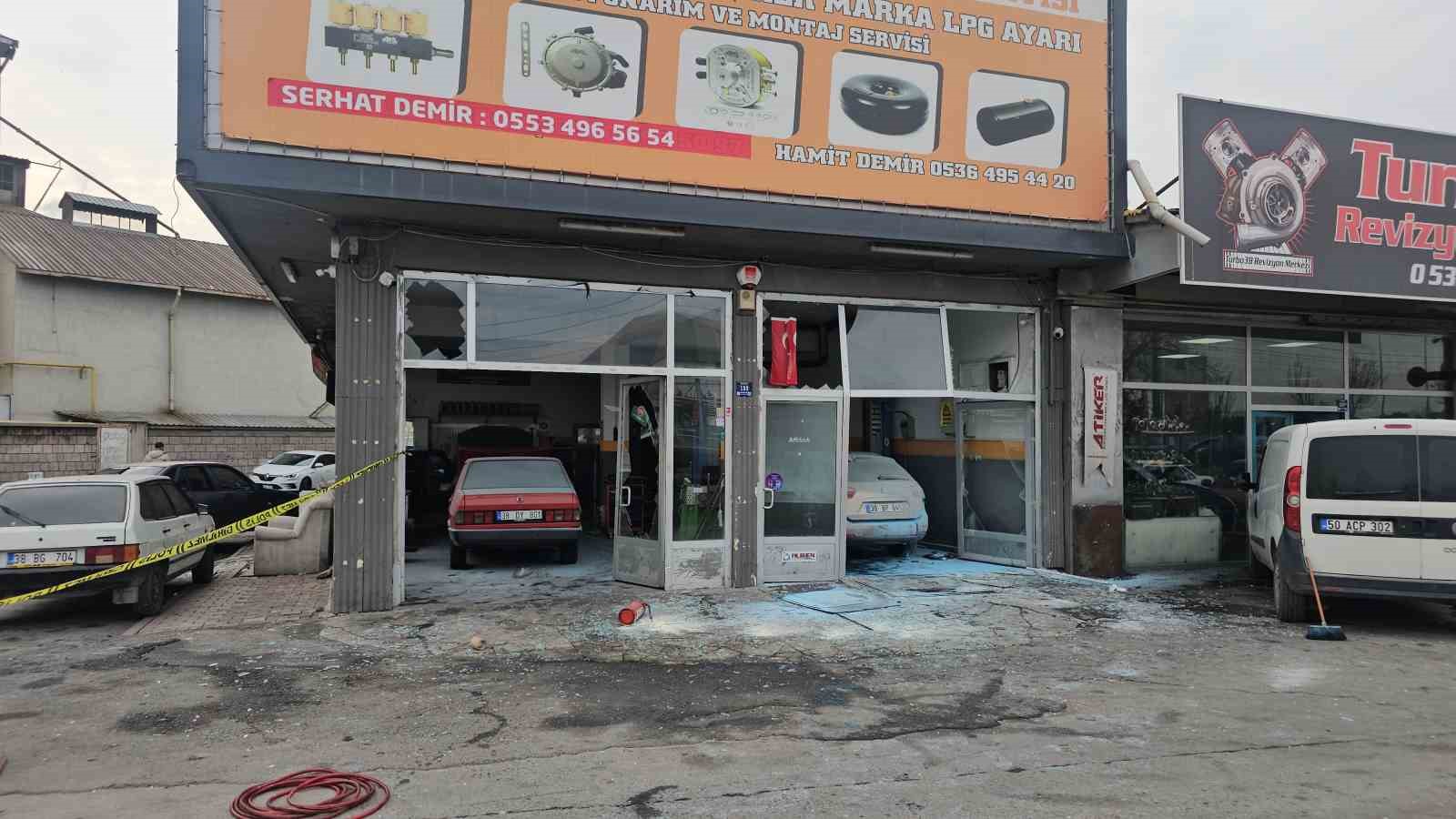 aracin lpg tanki patladi 3 yarali 3