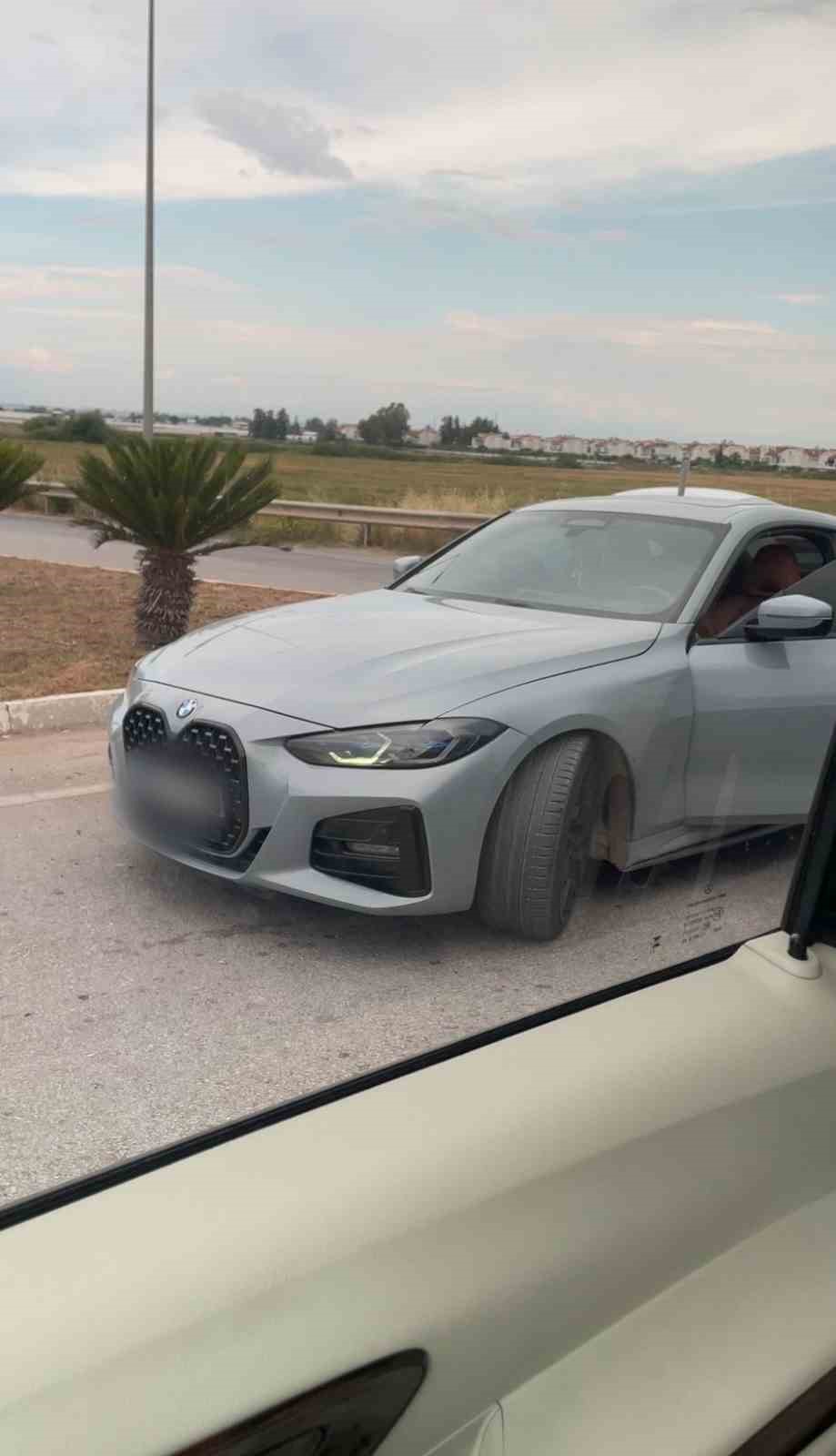 aracin onunu kesip saldirdi goruntuleri silmesi icin tehdit etti 2 VpPtzYif
