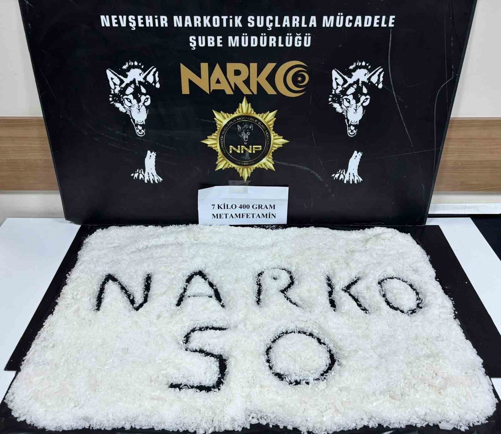 aracin stepnesinde 7 kilo uyusturucu cikti 0 PtdLY2pP