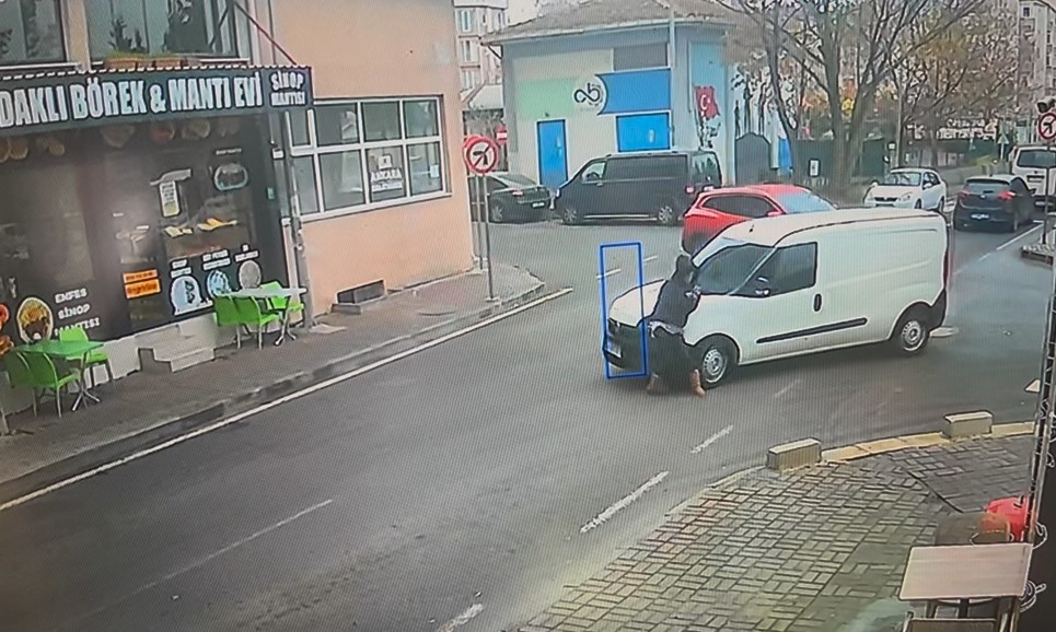 aracin yayaya carptigi anlar kameraya yansidi 0 yG6eX6HF