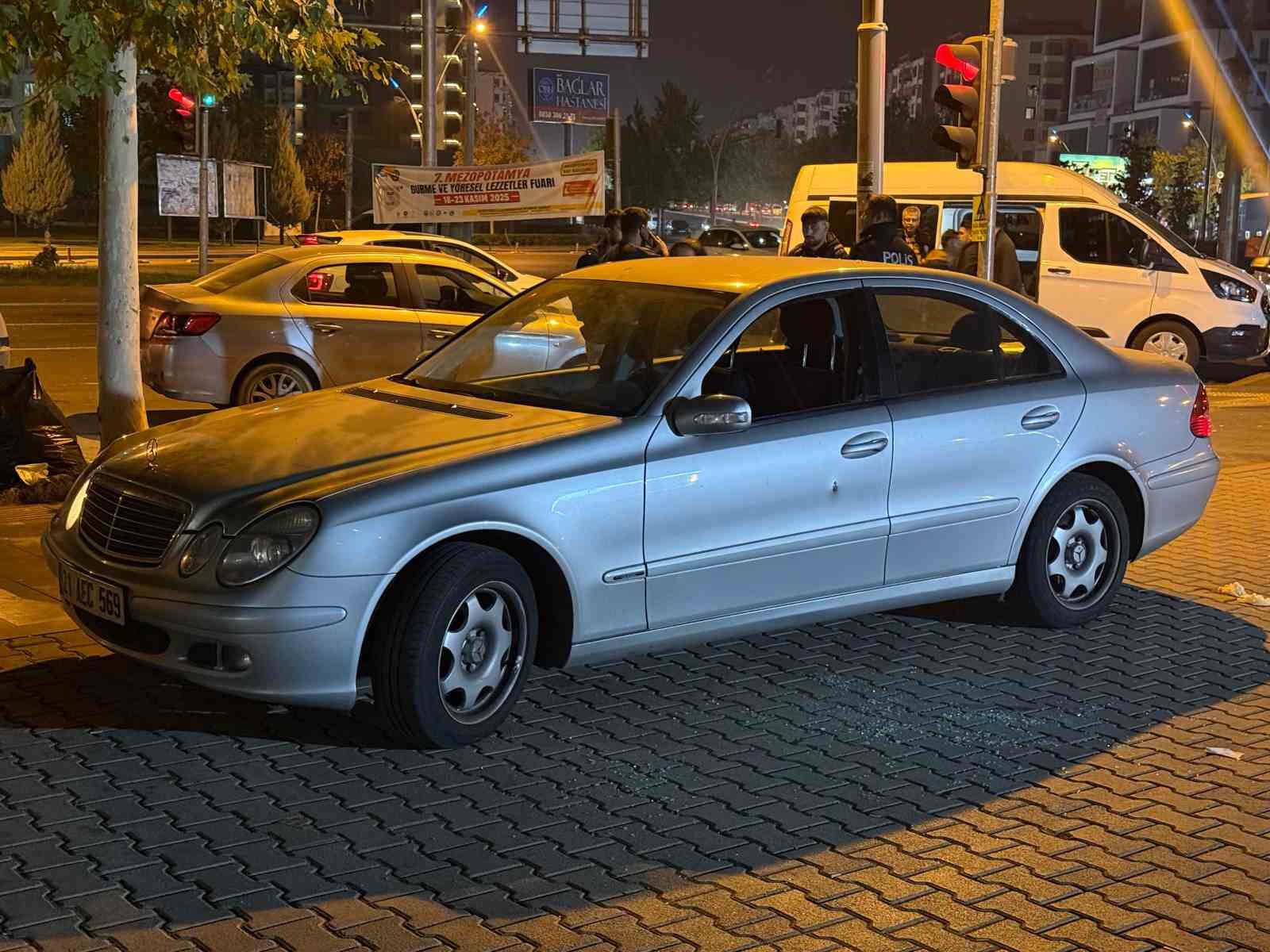Aracına binerken silahlı saldırıya uğradı: 1 ölü 4 aracina binerken silahli saldiriya ugradi 1 olu 0 nRbYJZPP
