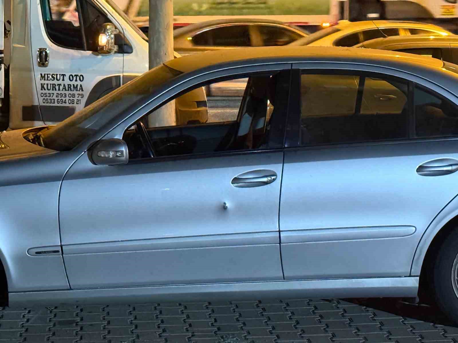 Aracına binerken silahlı saldırıya uğradı: 1 ölü 5 aracina binerken silahli saldiriya ugradi 1 olu 1 HHkvigmt