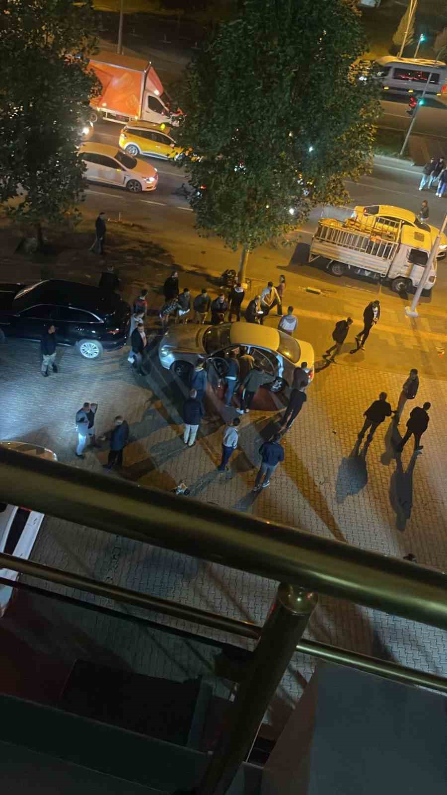 Aracına binerken silahlı saldırıya uğradı: 1 ölü 7 aracina binerken silahli saldiriya ugradi 1 olu 3 VfHl5VHC