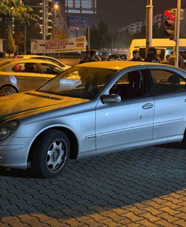 aracina-binerken-silahli-saldiriya-ugradi-1-olu-fg5incVB.jpg