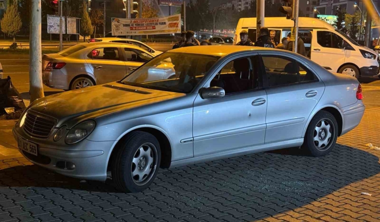 aracina-binerken-silahli-saldiriya-ugradi-1-olu-fg5incVB.jpg