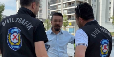 aracina-sahte-plaka-takti-yakalaninca-isimiz-acildi-dedi-58z5rU5m.jpg