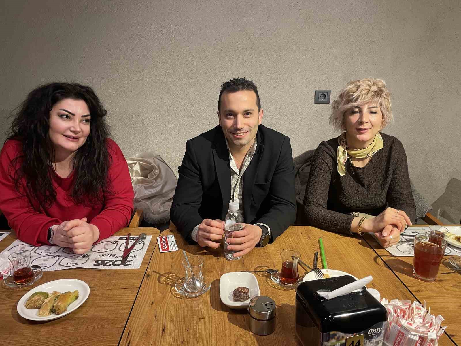 aracina tir carpti denildi davul ve zurnayla ugurlandi 5 MdMyLVDk