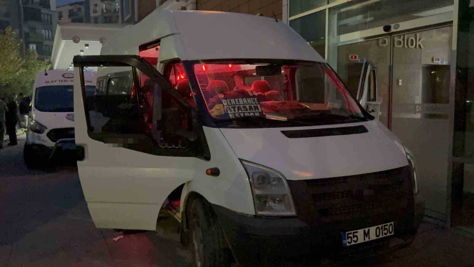 aracinda silahli saldiriya ugrayan dolmus soforu hastanelik oldu 0 K4B16lFd