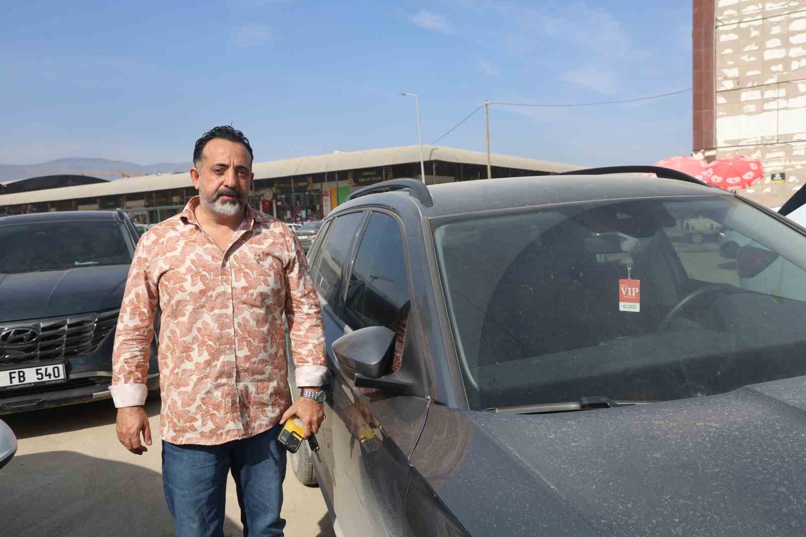 Aracını satmak isterken dolandırıcının tuzağına düşen vatandaş, bakiyesi yetersiz olunca dolandırılmaktan kurtuldu 5 aracini satmak isterken dolandiricinin tuzagina dusen vatandas bakiyesi yetersiz olunca dolandirilmaktan kurtuldu 1 NX2ZIkCT