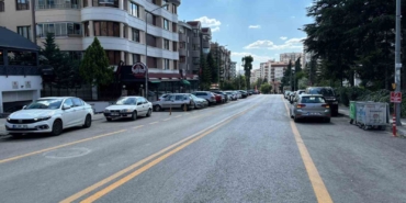 aracinin-kontrolunu-kaybeden-surucu-7-otomobile-carpti-HlNUWFZ5.jpg