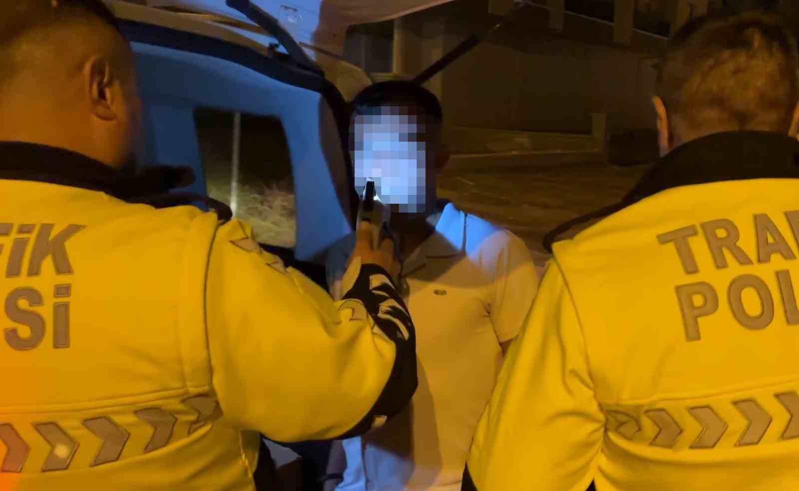 araciyla kaza yapan surucu bende alkol yok bende sinir hastaligi var 1 K1SyTFfn