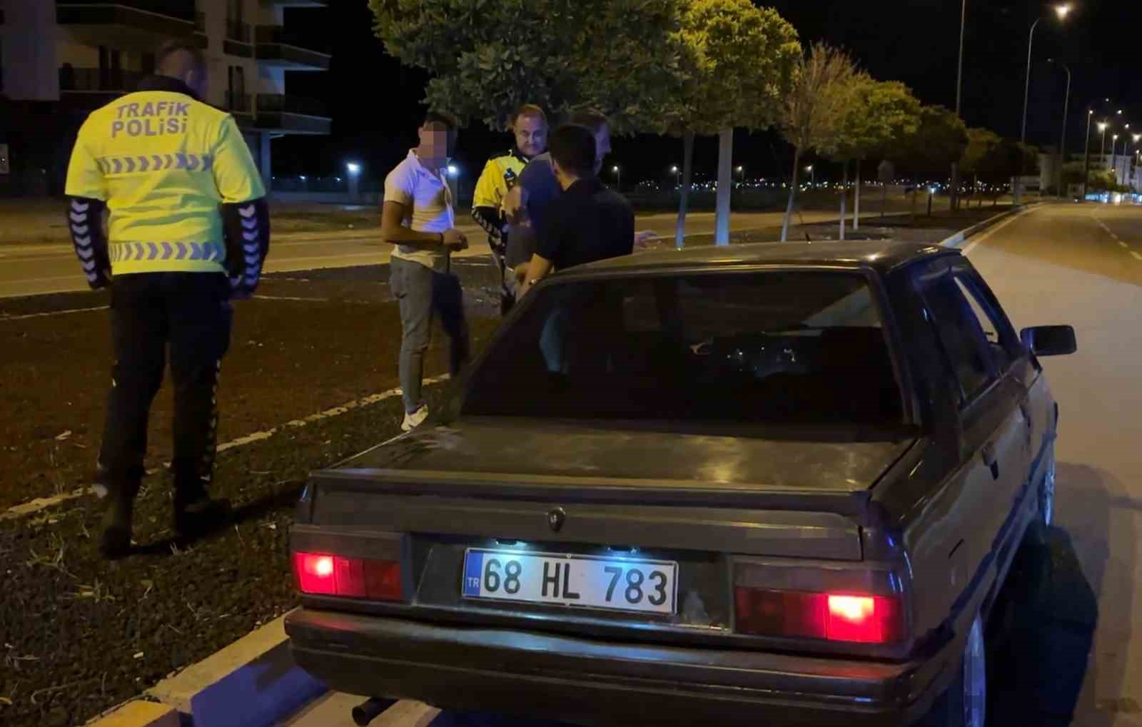 araciyla kaza yapan surucu bende alkol yok bende sinir hastaligi var 4 IcH4e3iS