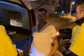 Seyir halindeki otomobile açılan ateşte başından vurulan kadın hayatını kaybetti 2 thumbnail