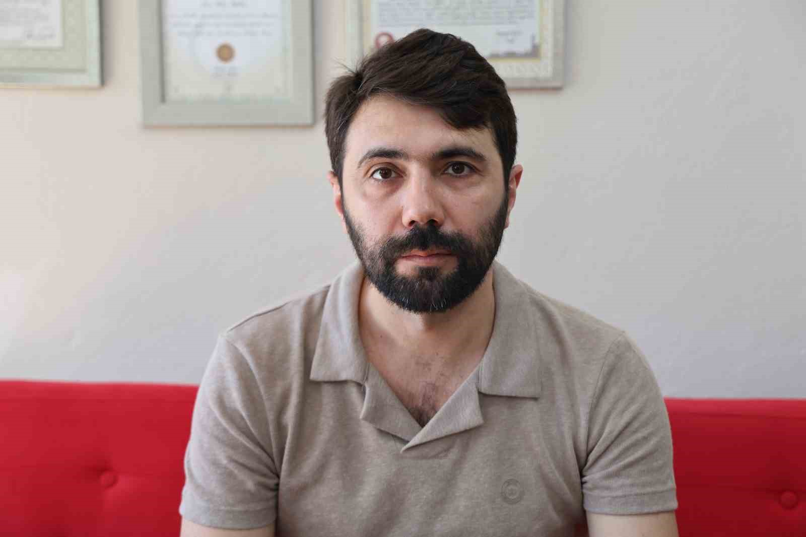 Araçla ezilmeye çalıştığı anlara ait görüntüleri paylaştı 5 aracla ezilmeye calistigi anlara ait goruntuleri paylasti 1 4pbFLcnW