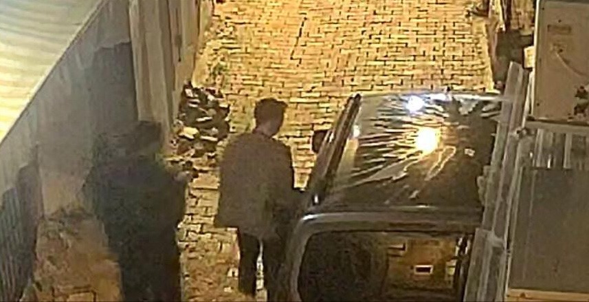 araclara dadanan hirsizlar 35 kamera incelenerek yakalandi 0 HBrAFDLY