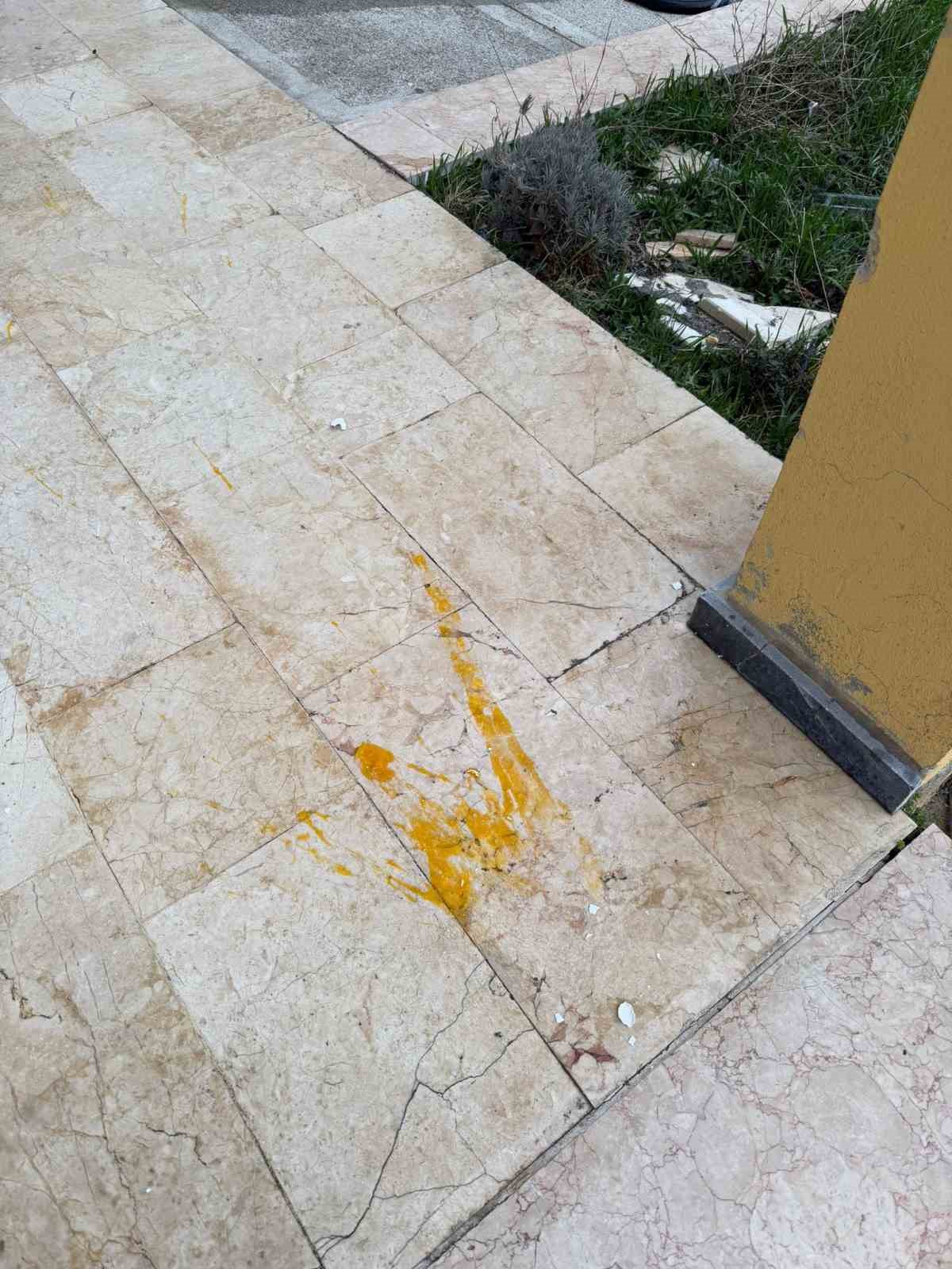 araclara ve binalara yumurta frlatan cocuklar vatandasi rahatsiz ediyor 1 nZ6Dzsb8
