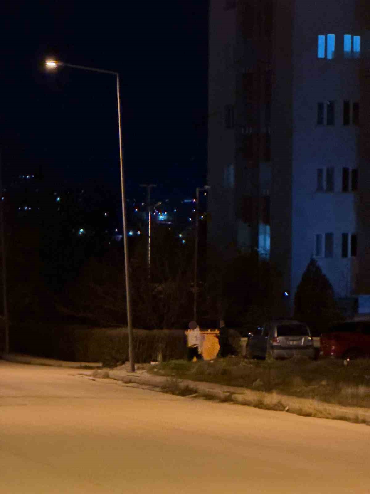 araclara ve binalara yumurta frlatan cocuklar vatandasi rahatsiz ediyor 4 WKP5il1Y