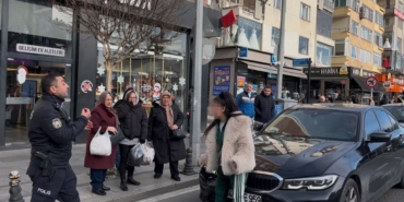 araclarin-onune-atladi-trafigi-birbirine-katti-kendisini-durdurmak-isteyen-polisi-pesine-takti-5Oq1TNfr.jpg