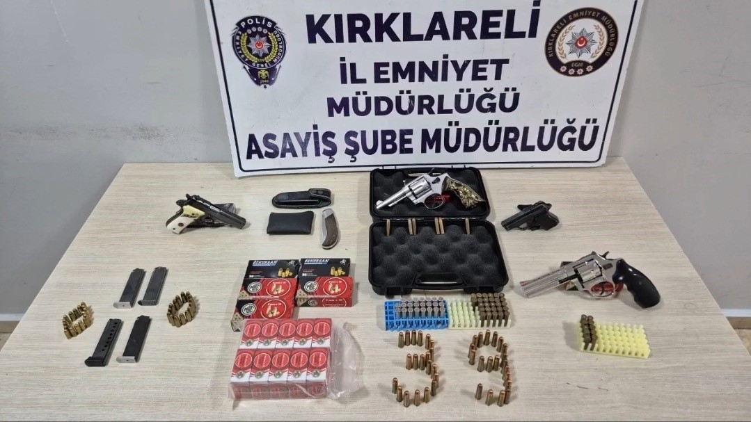 Araçların şase numaralarını değiştirip piyasaya süren örgüte operasyon: 42 gözaltı 6 araclarin sase numaralarini degistirip piyasaya suren orgute operasyon 42 gozalti 2 42CEwJ51