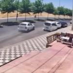 araclarin-sirayla-carpistigi-kaza-kamerada-Y9asZtha.jpg