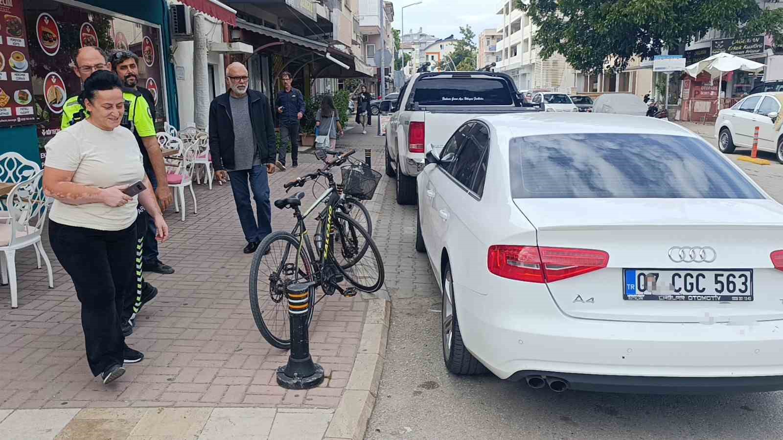 aracta kan var ihbari polisi alarma gecirdi gercek cok farkli cikti 1 1pTRcjiG
