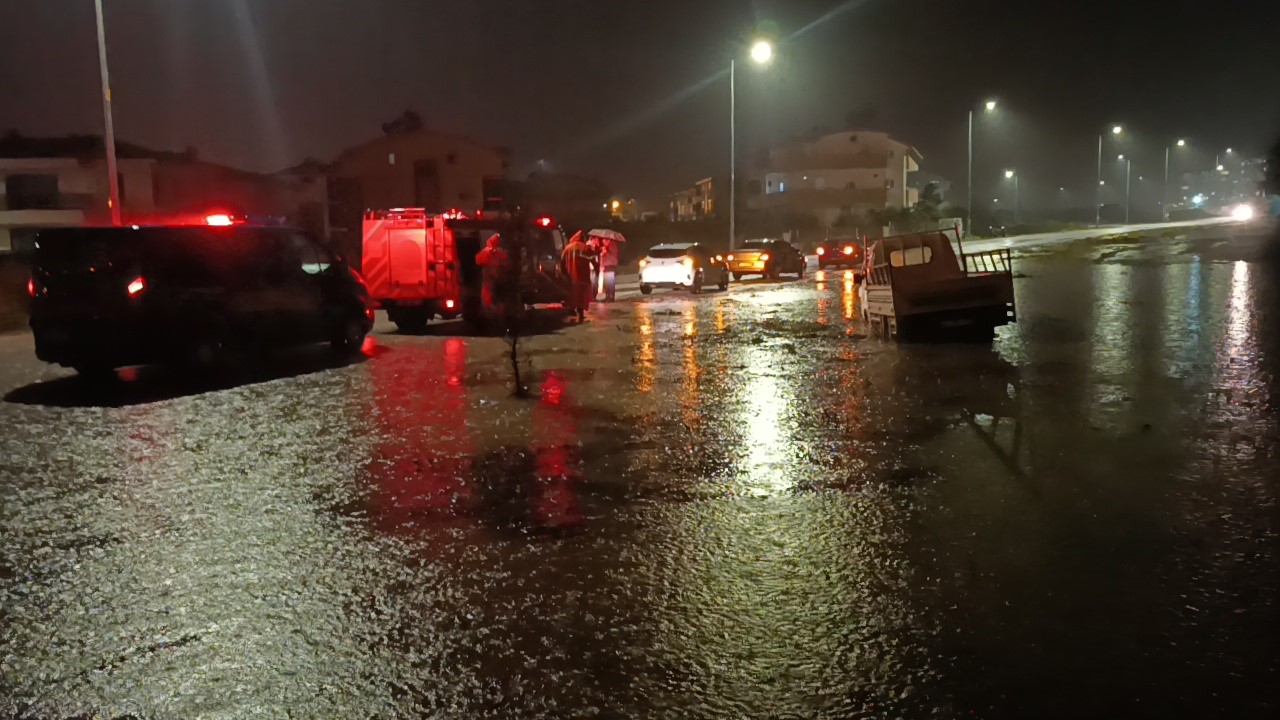 aracta mahsur kalma ihbarina giden itfaiye tesekkur yerine sitemle karsilasti 7 ODlkjHvd