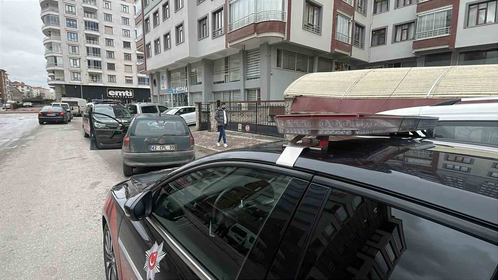 aractan uyusturucu maddeyi attilar yakalaninca uzerimde bir sey yok savunmasi yaptilar 3 6qIDG3YJ