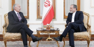 arakci-bm-lubnan-ozel-koordinatoru-arnault-ile-bir-araya-geldi-5NZBI7TH.jpg