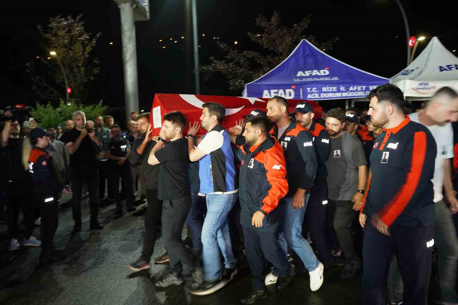 arama kurtarma calismalarinda hayatini kaybeden afad personeli icin rizede toren duzenlendi 0 QnCP5E7E