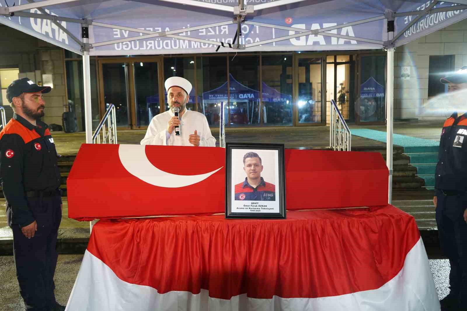 arama kurtarma calismalarinda hayatini kaybeden afad personeli icin rizede toren duzenlendi 4 dZgWD2yQ