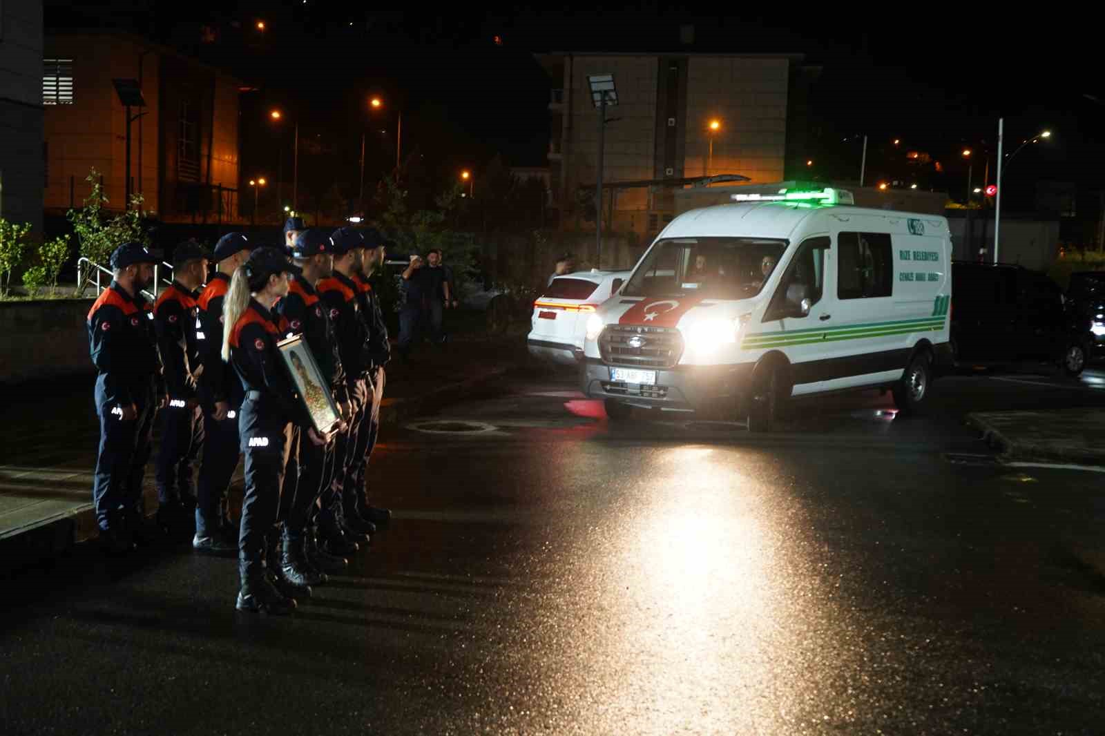 arama kurtarma calismalarinda hayatini kaybeden afad personeli icin rizede toren duzenlendi 7 WI71Pplw