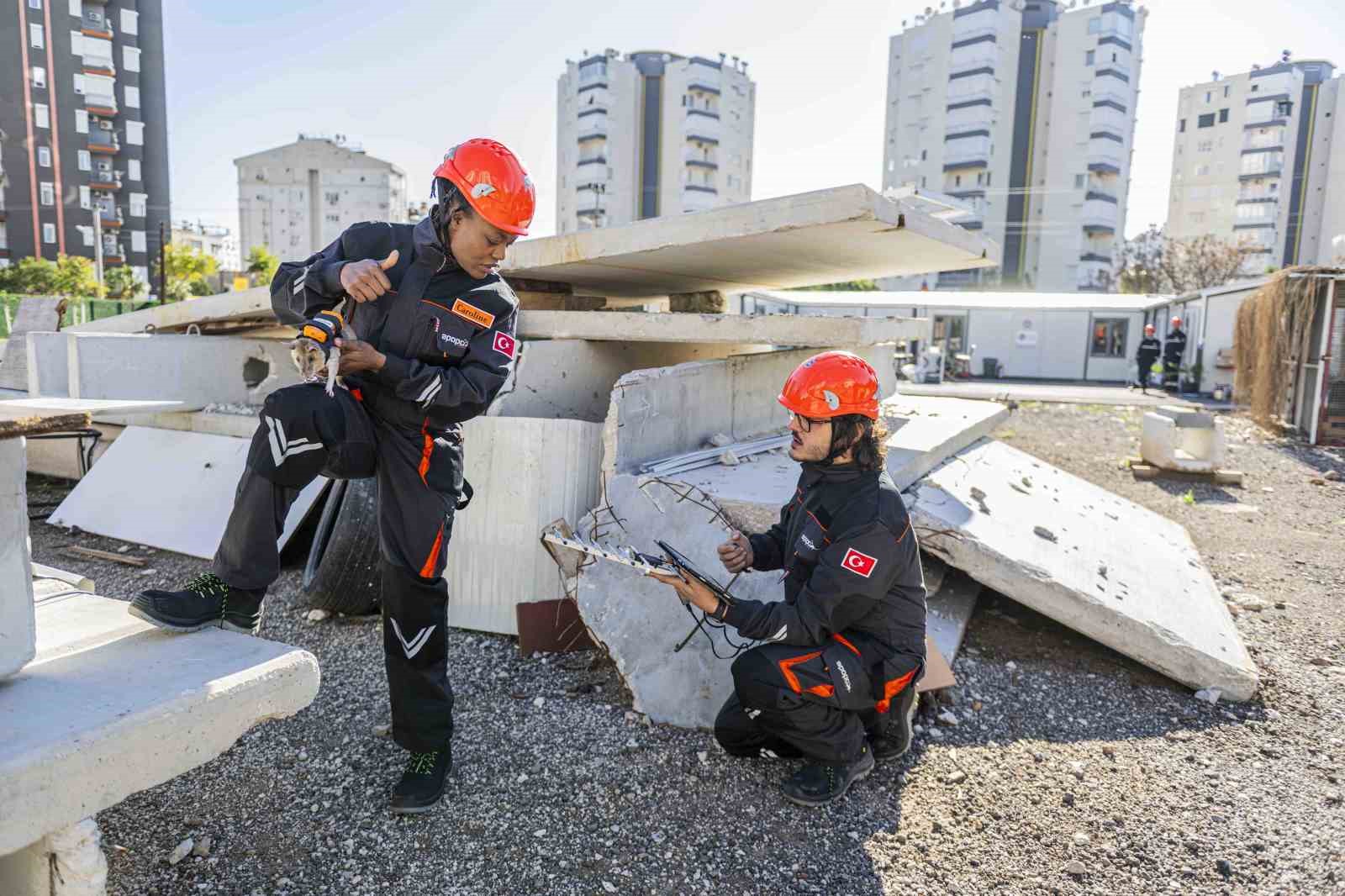 arama kurtarmada yeni donem enkaz altinda kalanlari kahraman fareler kurtaracak 1 S1Tl2kUT