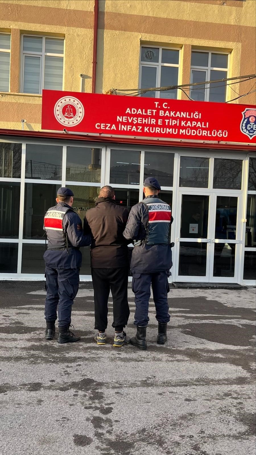 aranan sahis sahte kimlik ile yakalandi 1