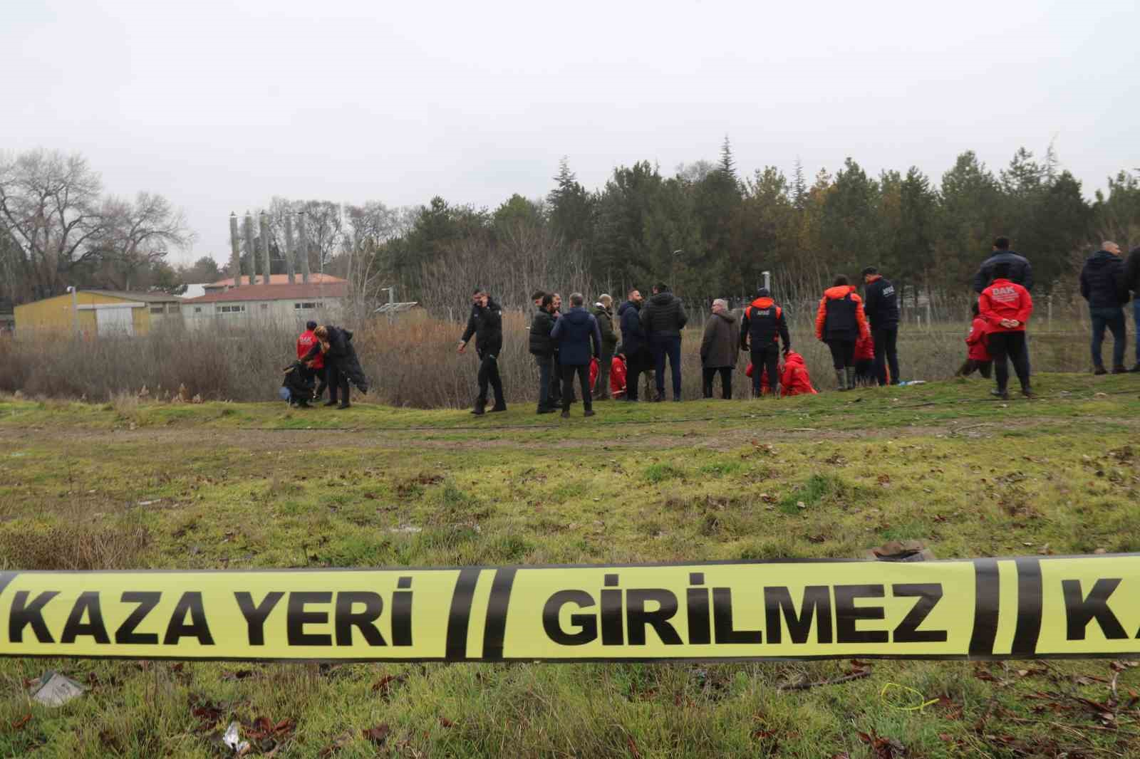 arandigi yerden 2 kilometre otede bulunan ogretmenin cenazesi otopsi icin morga kaldirildi 2 BT3CLdzd
